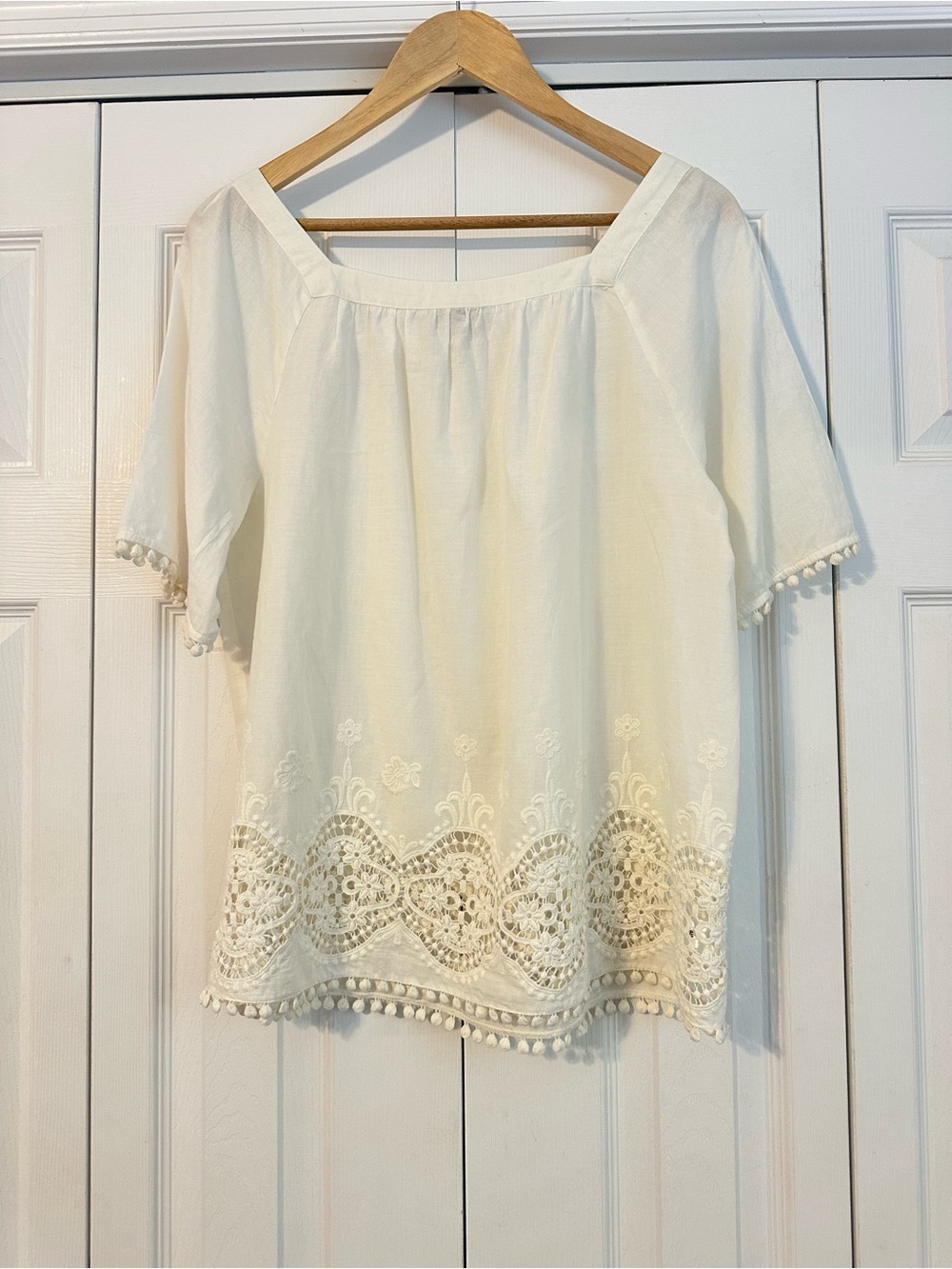 LOFT Cream Embroidered Boho Tunic Top, Large - Picture 4 of 4
